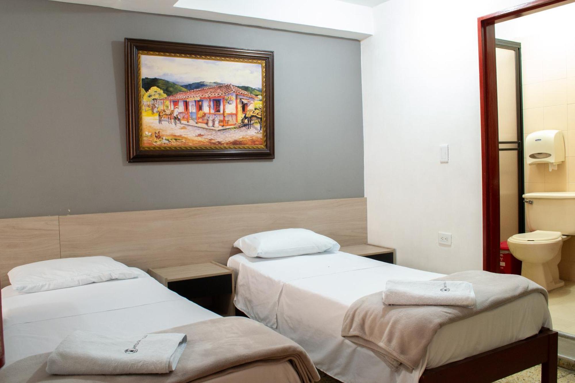 Hotel Caldas Plaza ภายนอก รูปภาพ